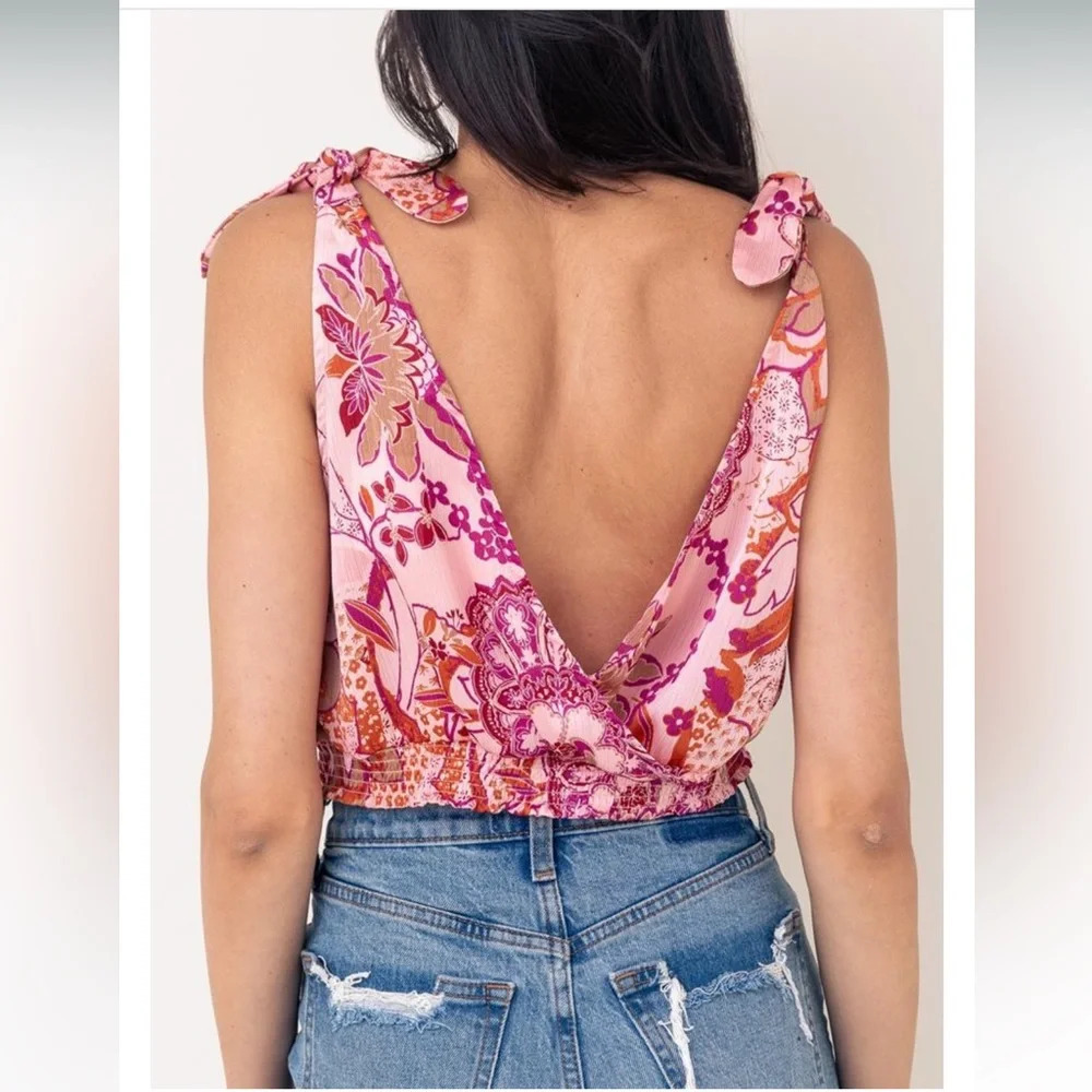 NWT Free People Weekend in Montauk Smocked Crop Tie Strap Tank Size XS - Picture 2 of 8